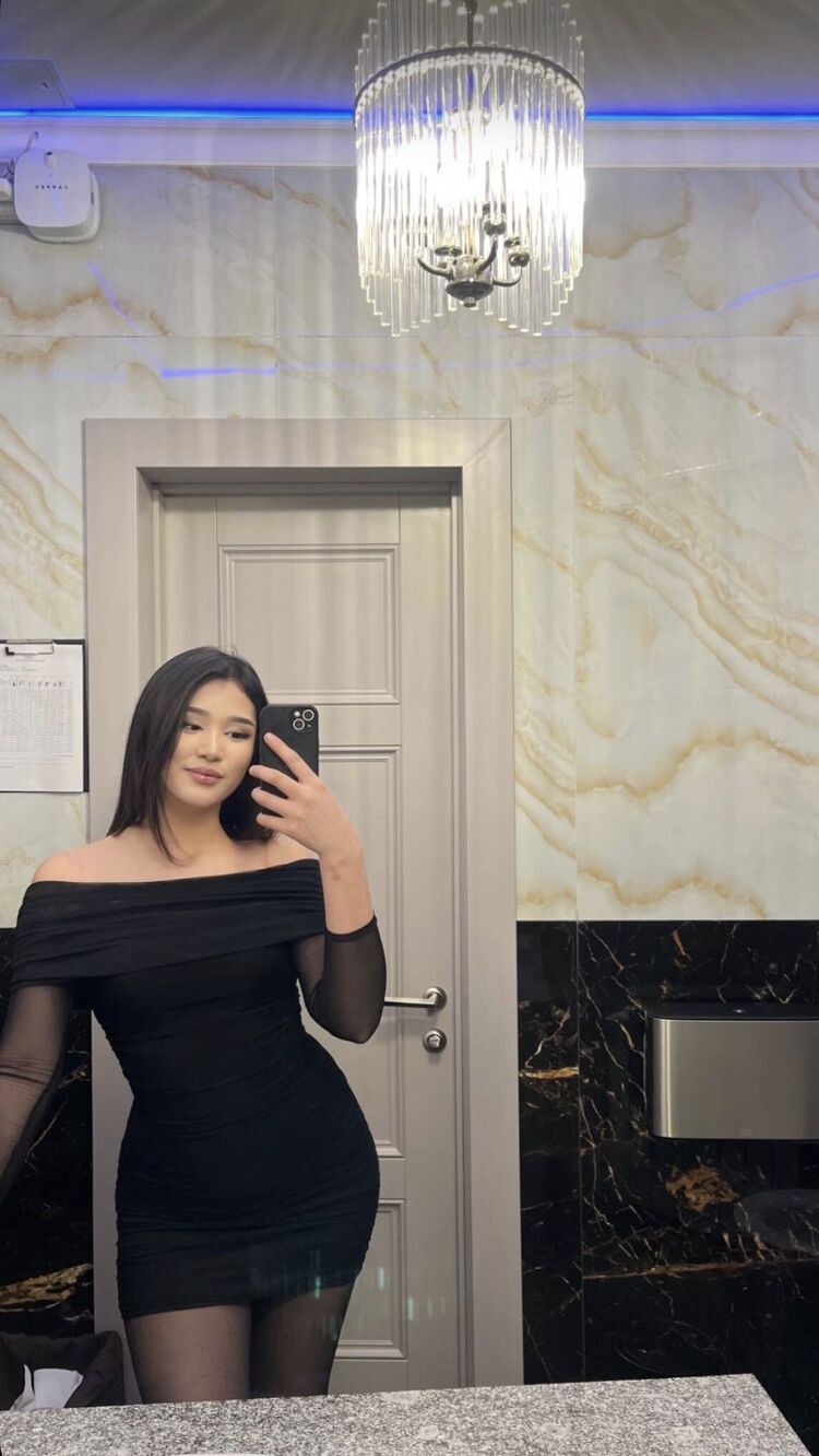  53618367  Merei, 25 ,    