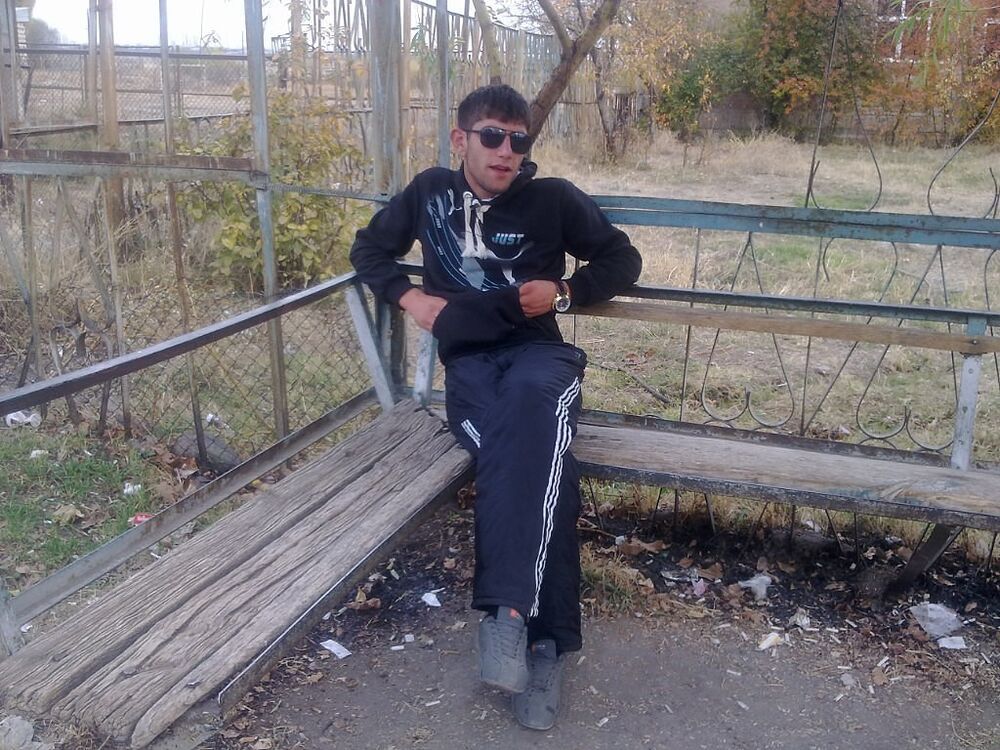  6684607  VALOD, 32 ,    