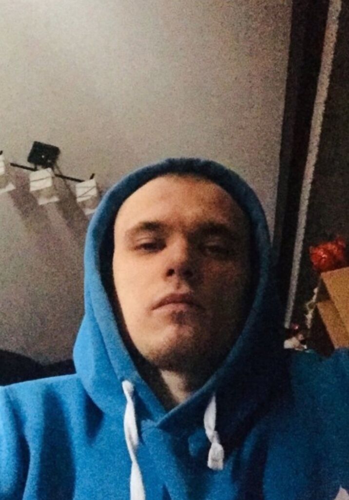  33062657  , 27 ,    