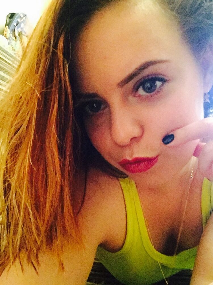 9438677  Viktoria, 33 ,    