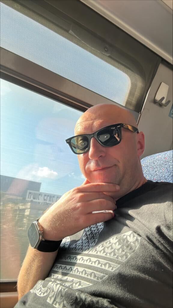  38816287  Stan, 43 ,    Ramat Gan