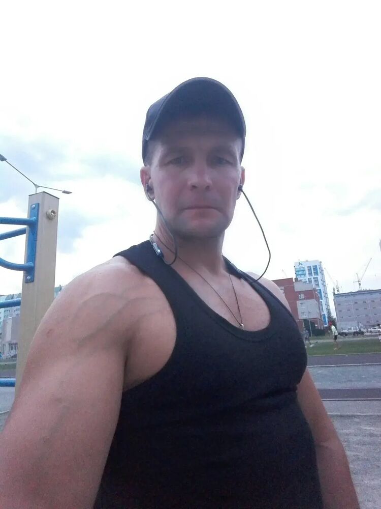  30749027  Konstantin, 51 ,    