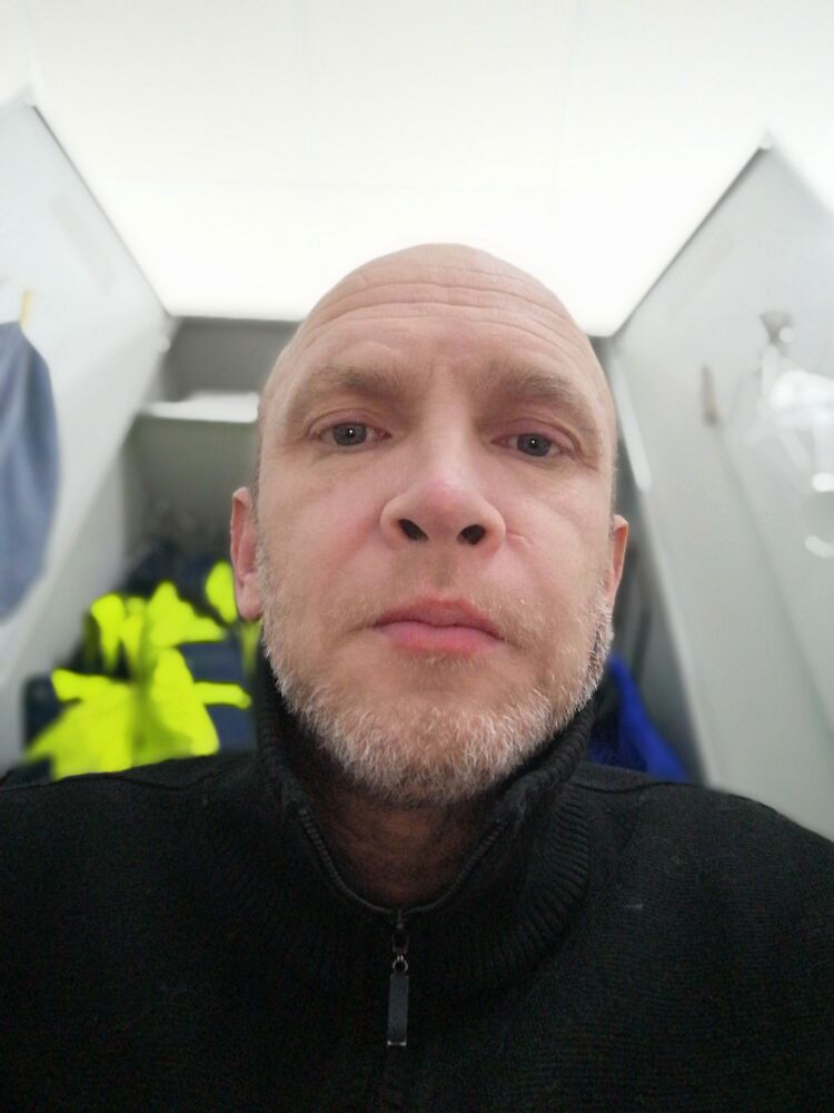  30425537  , 53 ,    