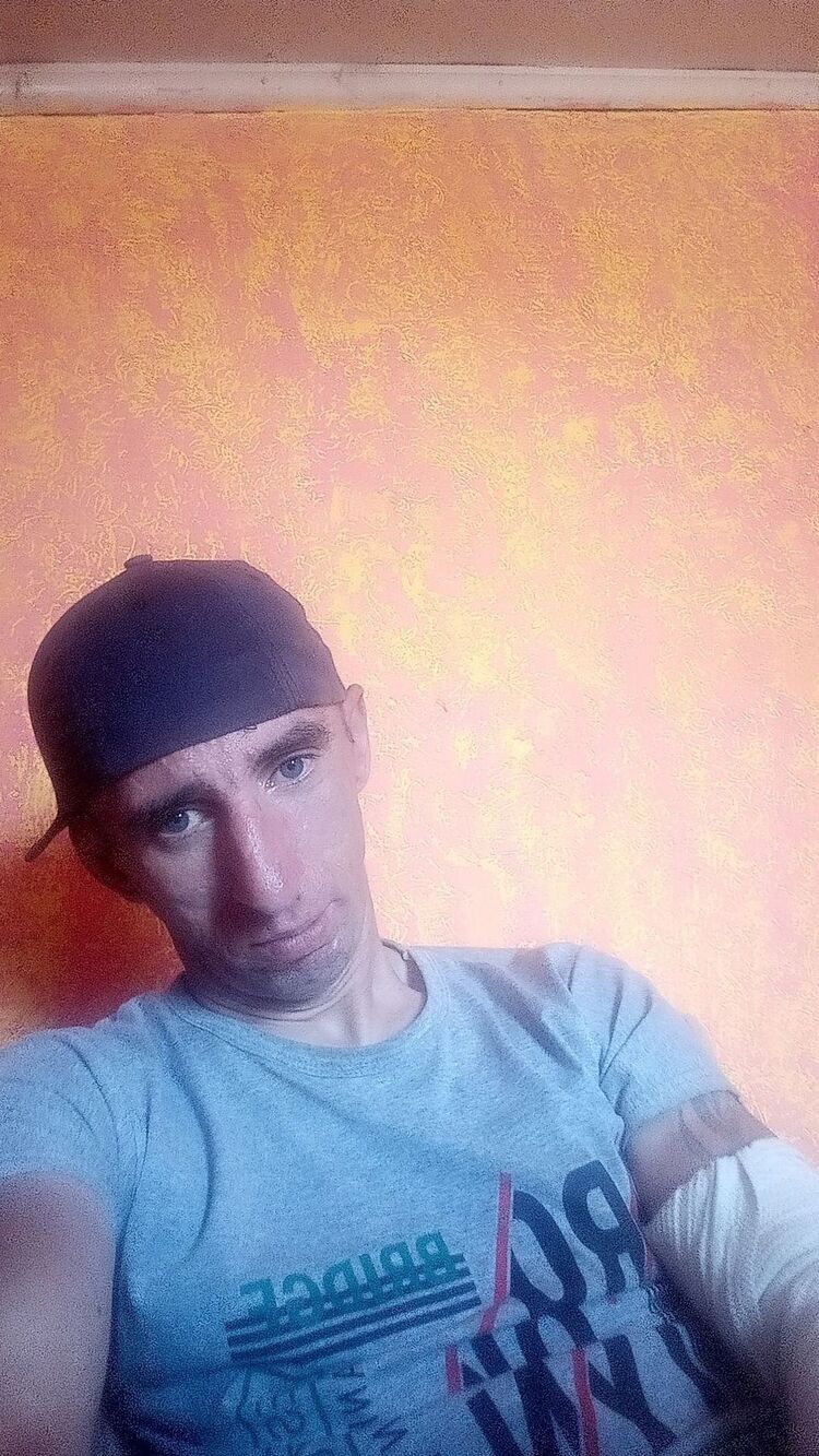  ,   Denis, 38 ,   ,   