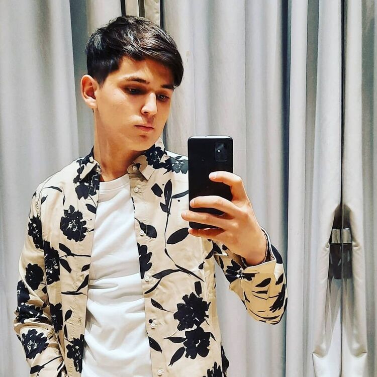  27523377  , 23 ,    -