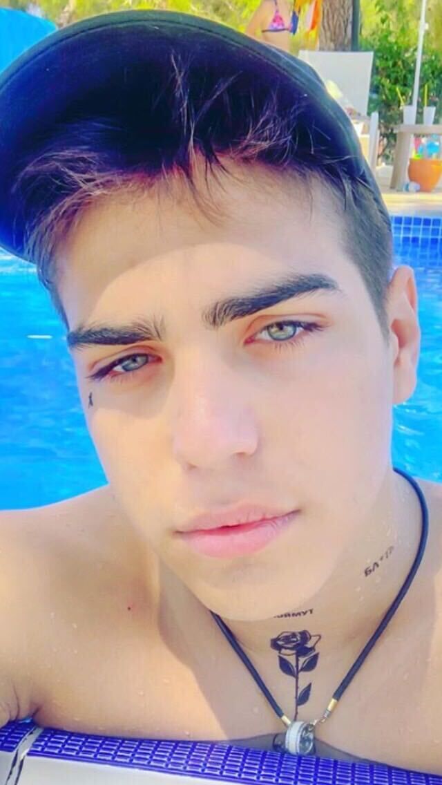  ,   Alex, 24 ,   ,   