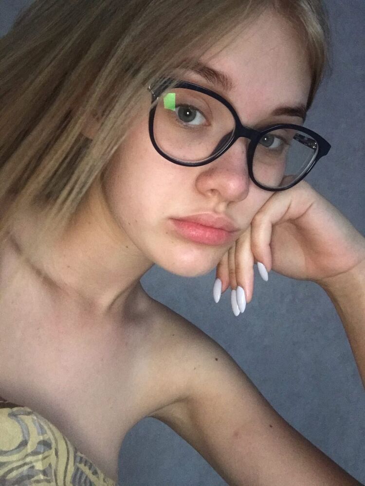  53027187  NastyaHole, 19 ,    