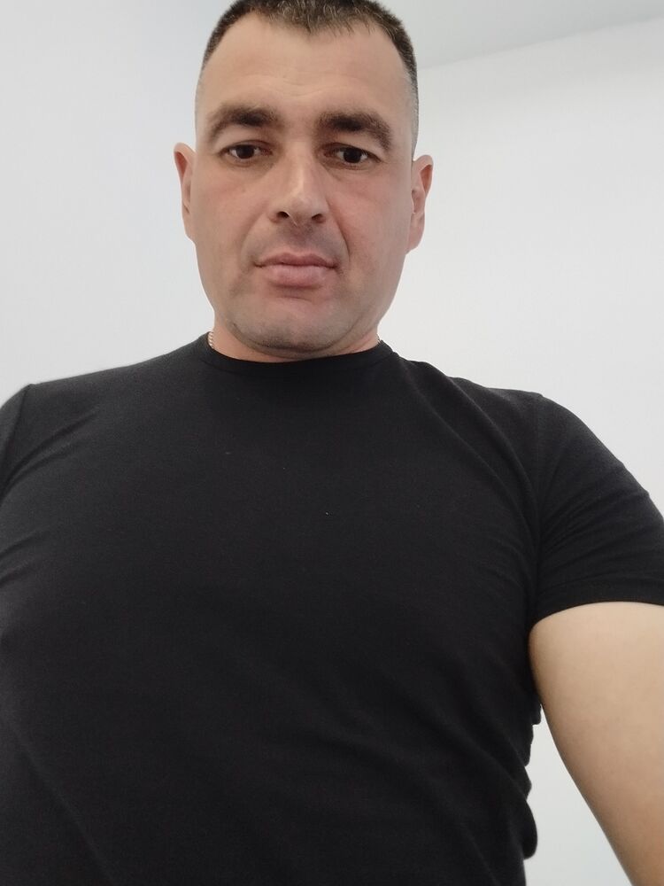  46267557  Grigory, 40 ,    