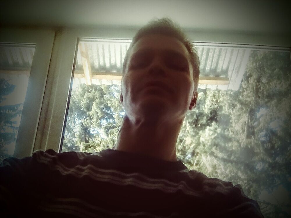  9036537  Sergei, 51 ,    