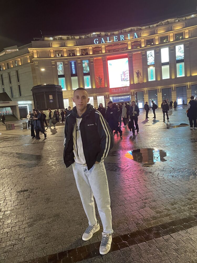  38257977  , 23 ,    -