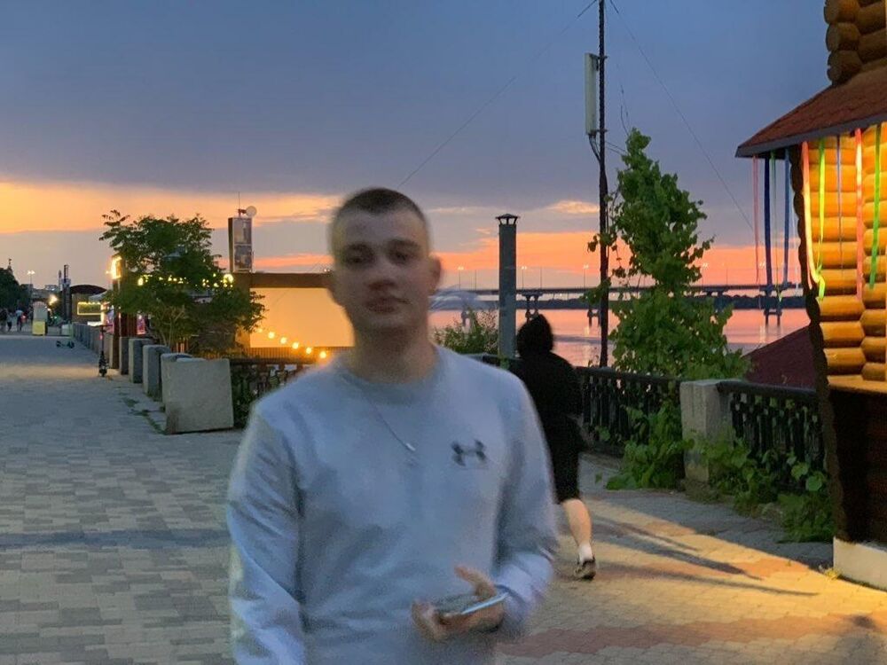  ,   Vlad, 22 ,   ,   