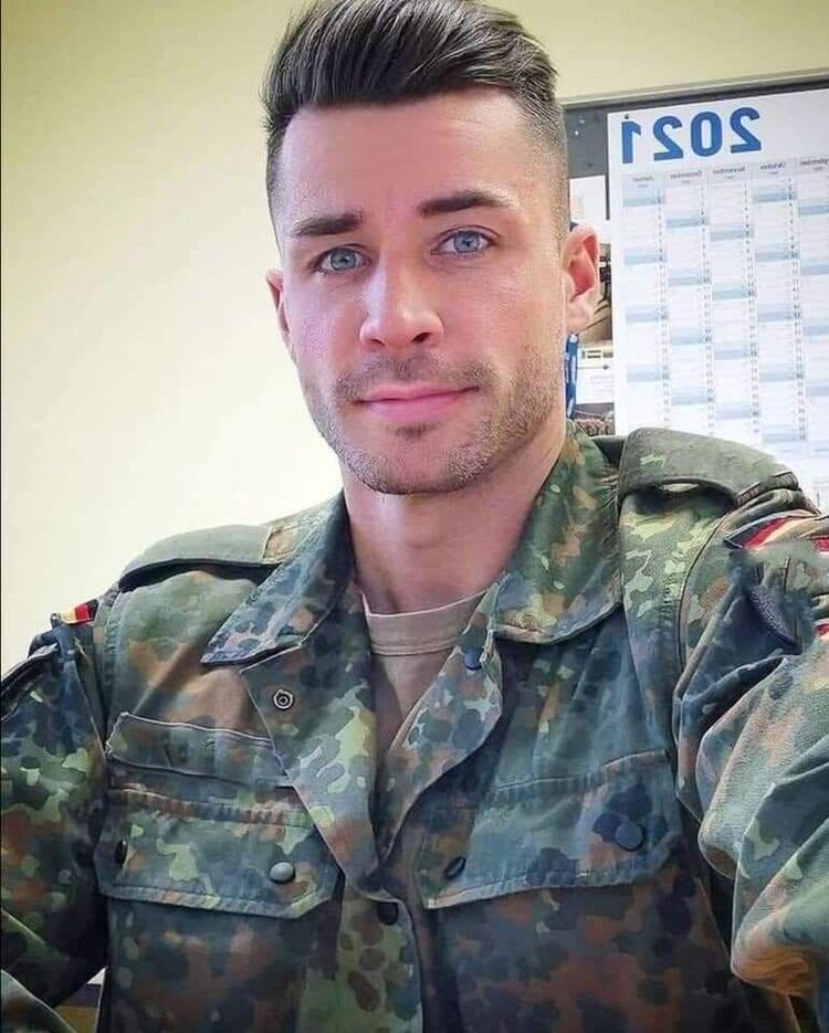  44037057  Vicky, 36 ,    