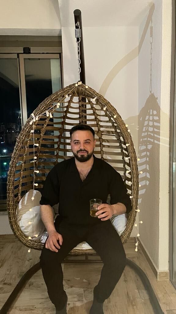  ,   Ali, 26 ,   ,   