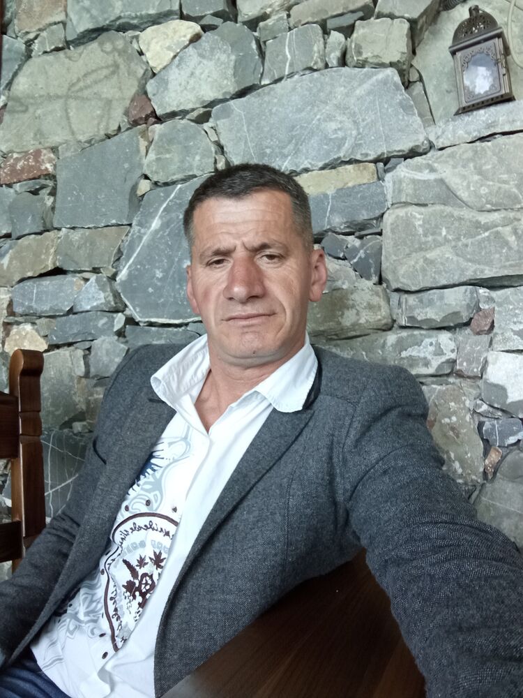  51696377  Armando, 45 ,    