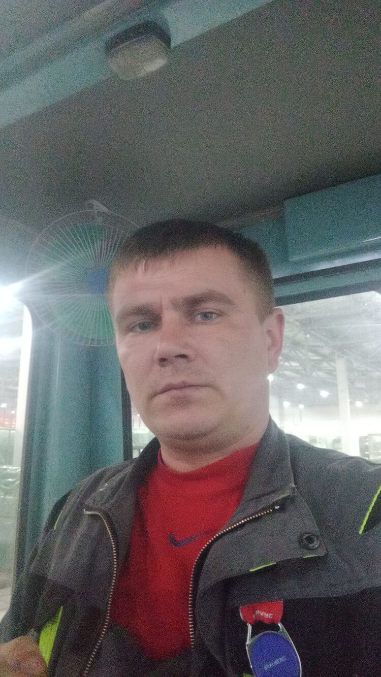  48573787  , 33 ,    