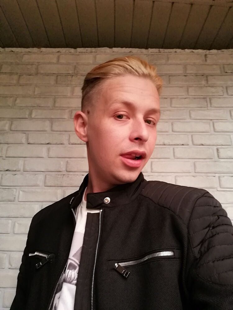  30979667  , 32 ,    