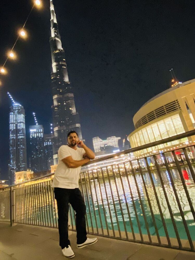  46289907  Khan, 39 ,    