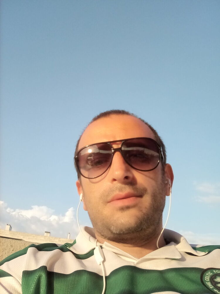  20097397  Nikolas, 43 ,    