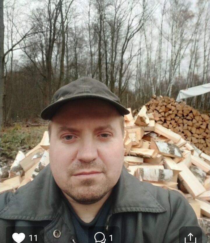  31936047  , 44 ,    