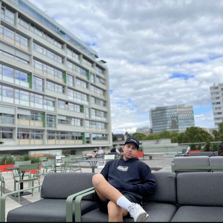  46471687  Ibo, 28 ,    Leverkusen