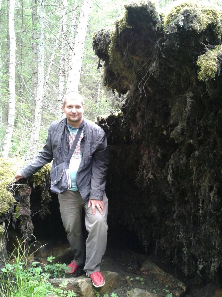  10752057  Slava, 44 ,    