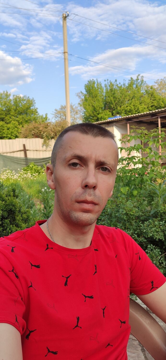  ,   Ruslan, 37 ,   ,   , c 
