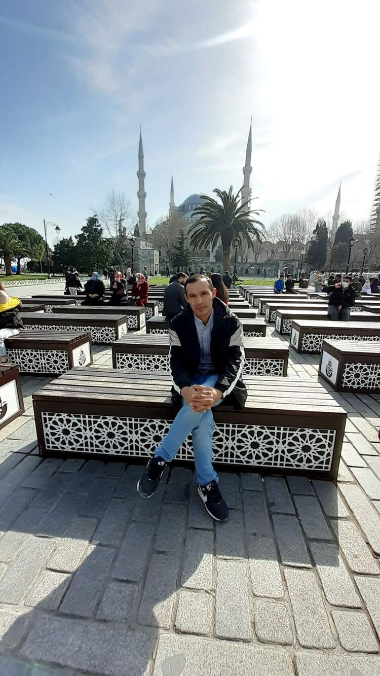  40937287  Aslan, 38 ,    