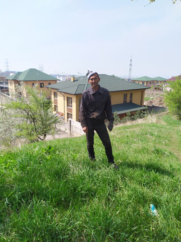  ,   Farxod, 41 ,  