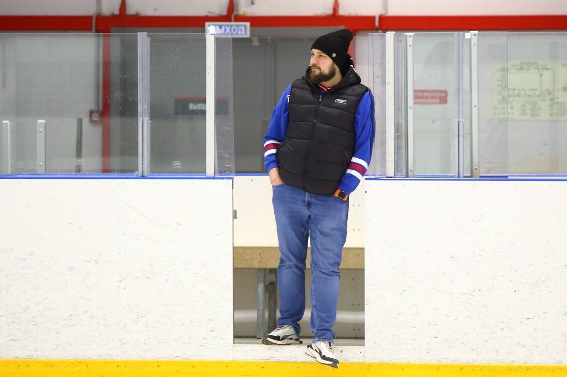  ,   Hokkeist, 29 ,   ,   