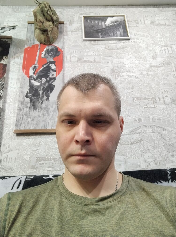  49887997  Andrei, 38 ,    