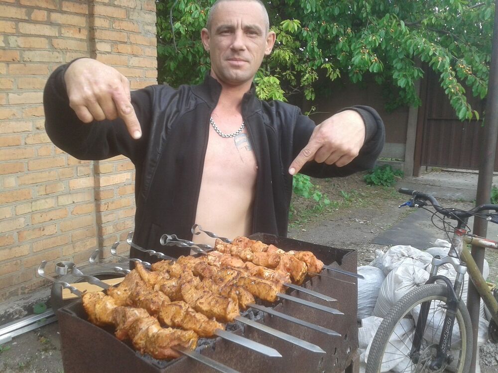  10870347  Artem, 45 ,    