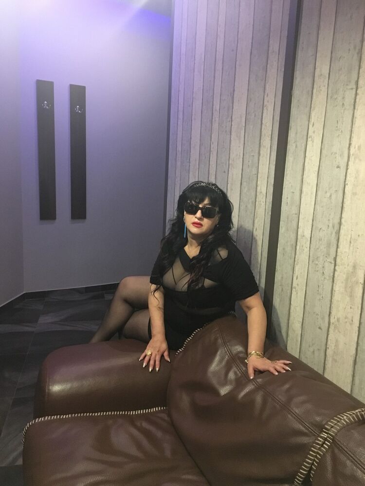  15973957  Mona, 45 ,    