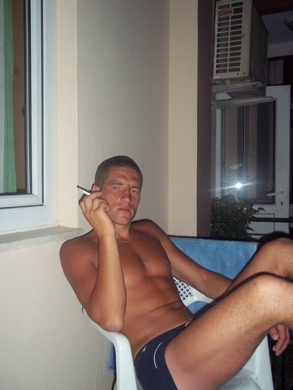  17438767  Maksim, 40 ,    