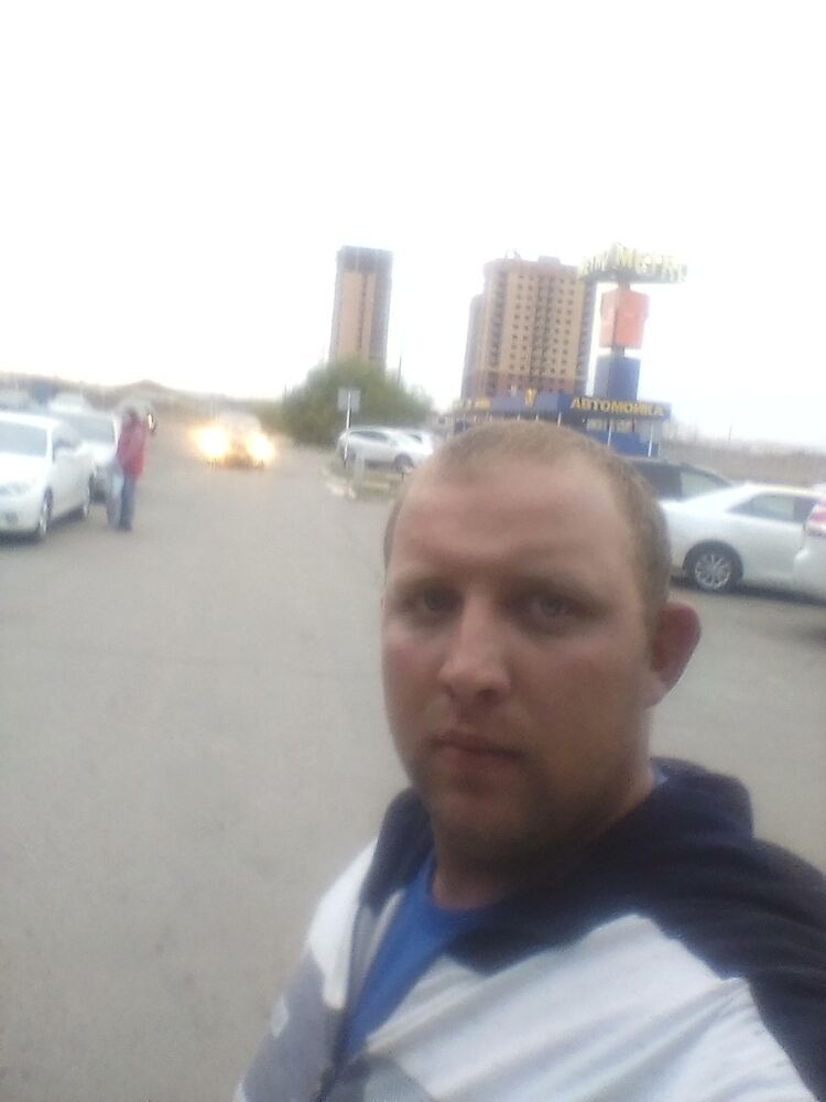 13624027  Konstantin, 32 ,    -