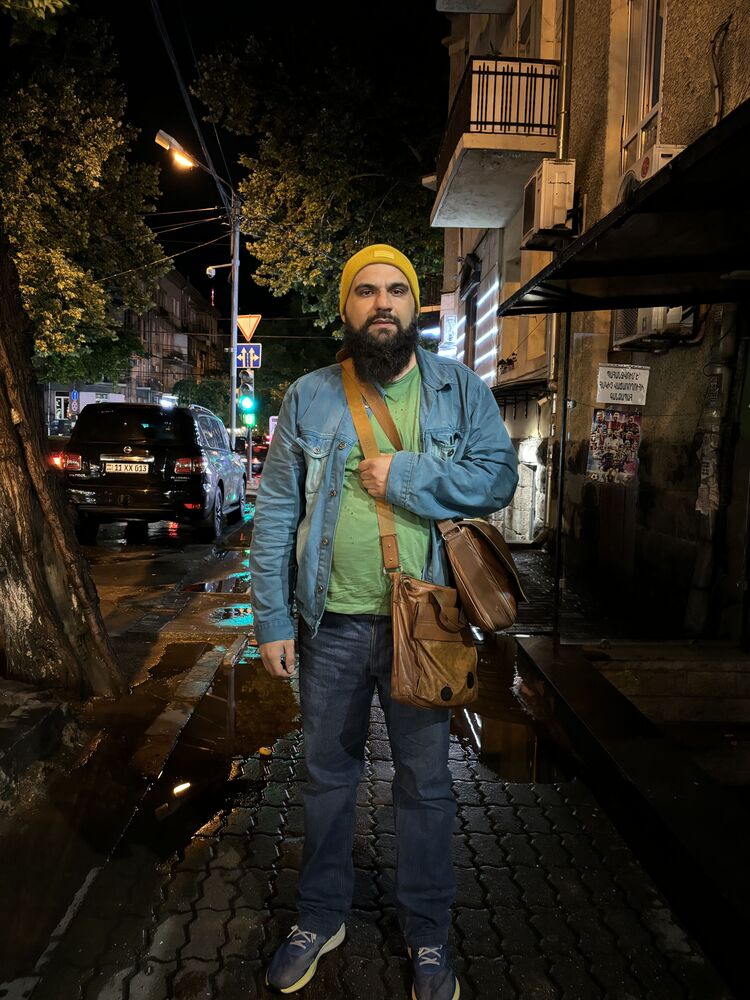  43471887  VAHE, 36 ,    