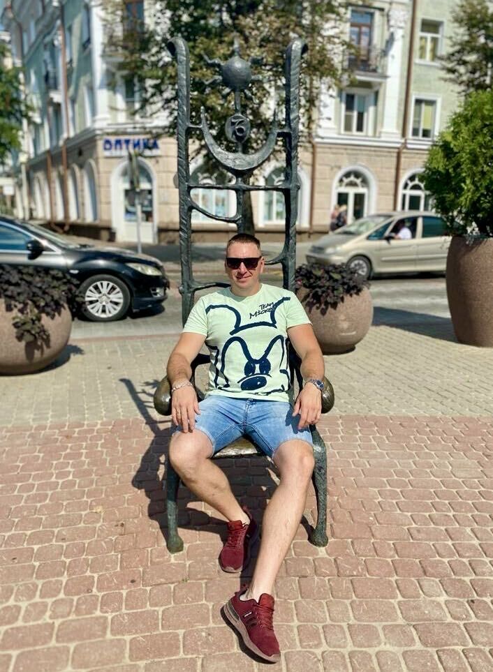  51480487  Stanislav, 35 ,    