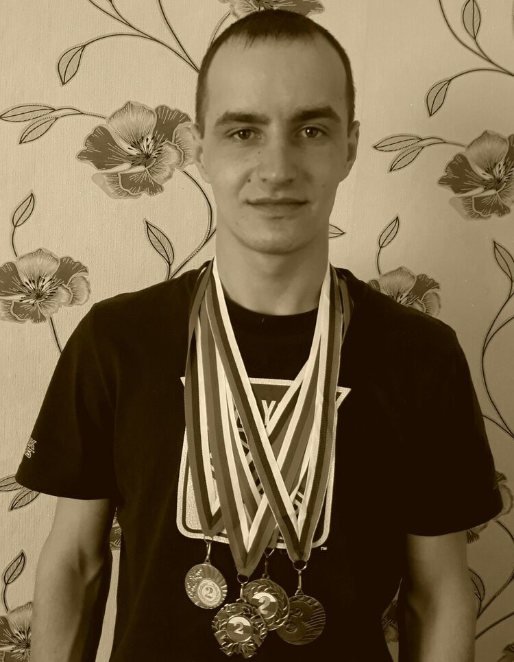  54193987  Anton, 32 ,    