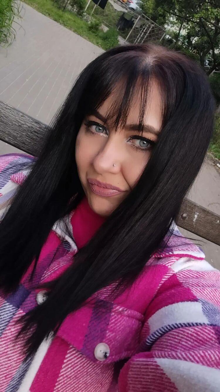  51681777  Alisha, 32 ,    