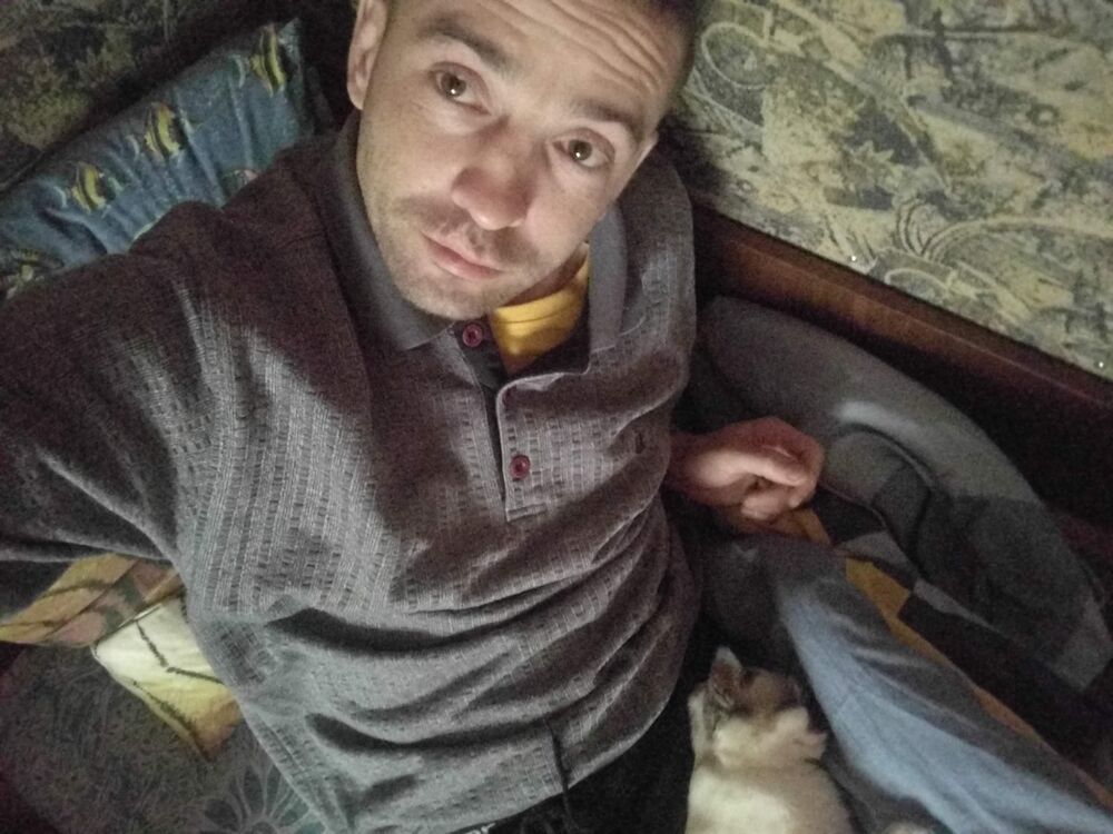  38816747  Andrew, 43 ,    