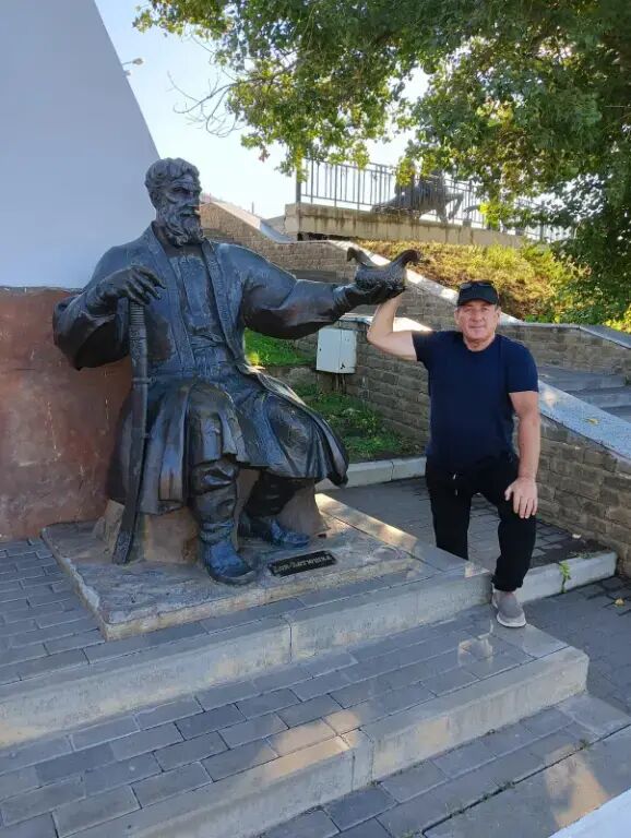  54424237  Charles, 55 ,     