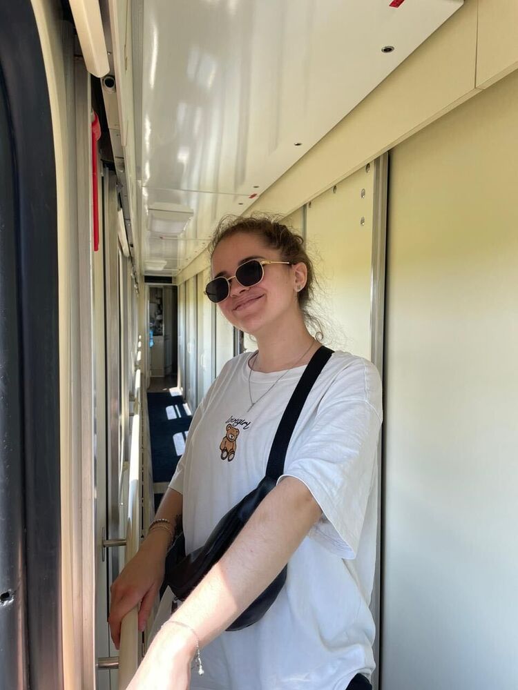  48552227  SVETLANA, 24 ,    