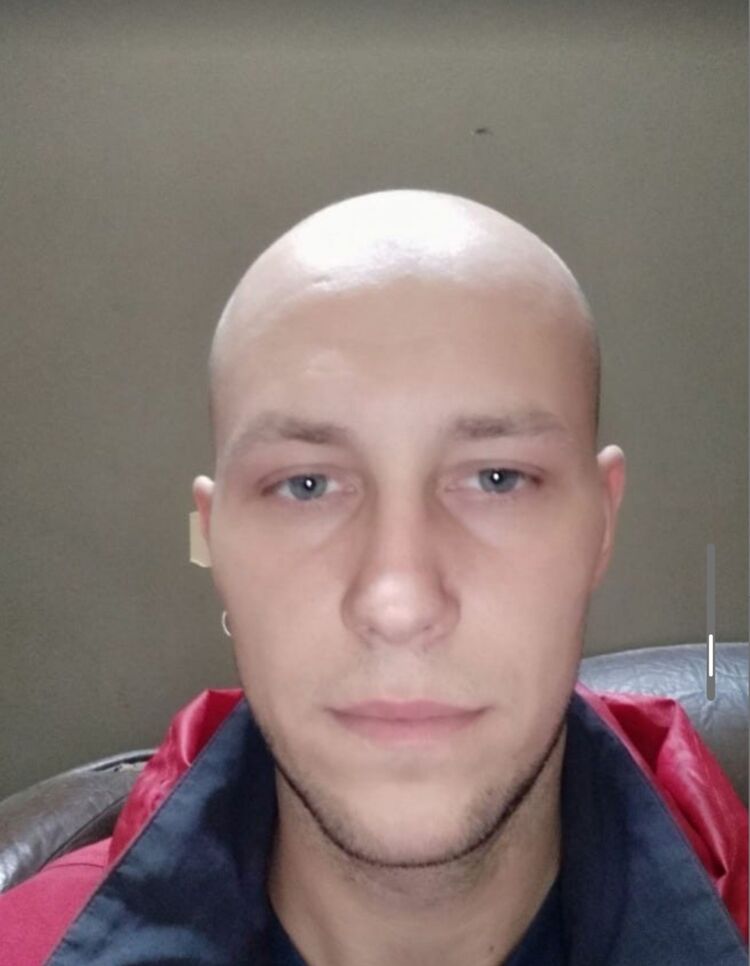  42898807  Artem, 36 ,    