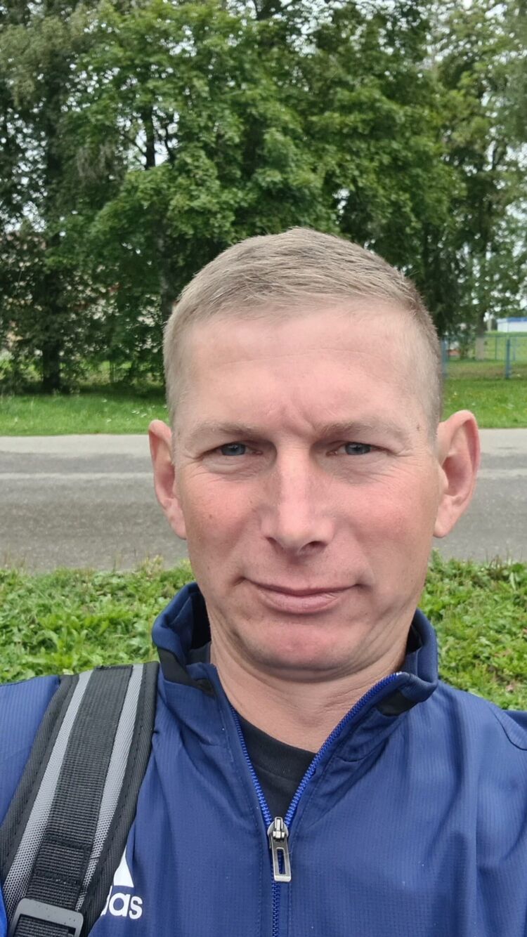 52922037  , 44 ,    