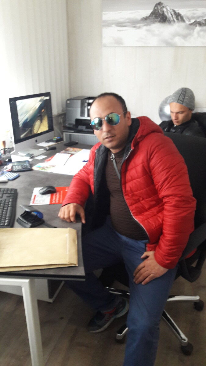  9425297  Abdulla, 38 ,    