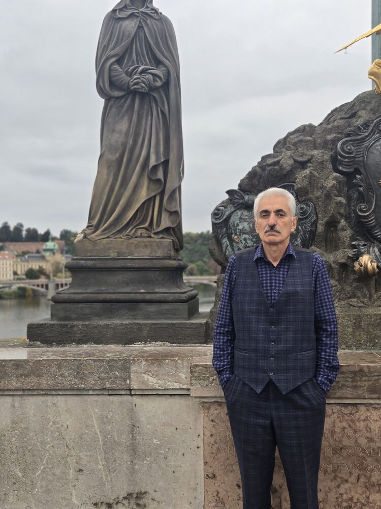  54113077  Abulfat, 63 ,    