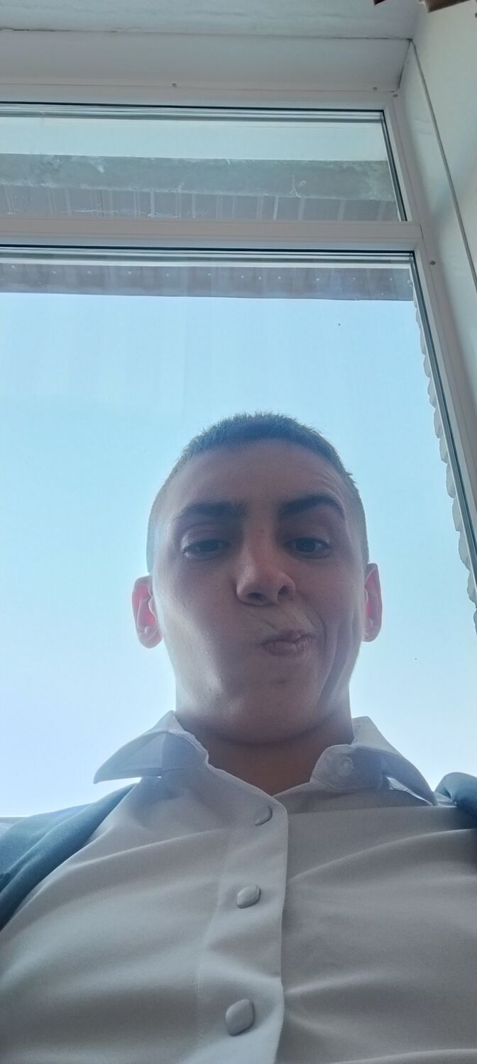 38594467  , 20 ,    
