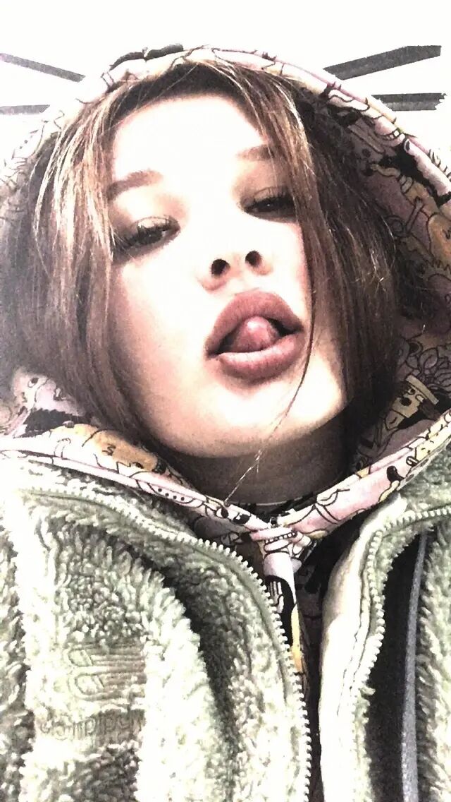  45839967  Anastasia, 20 ,    --