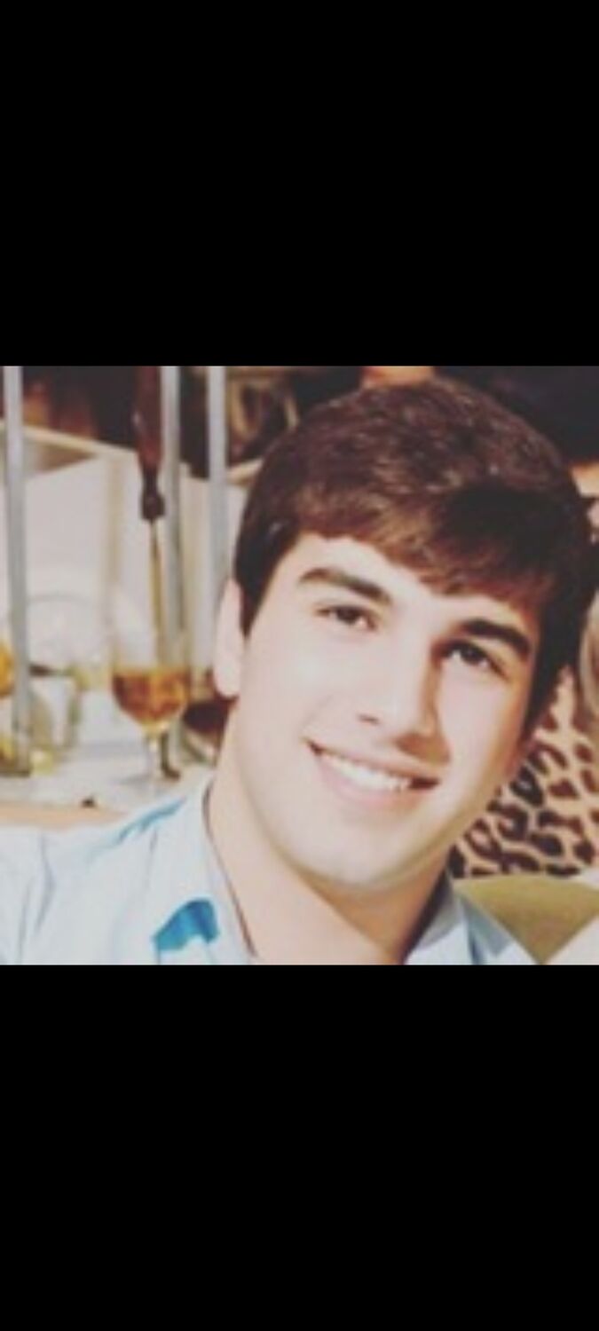  41470487  Max, 33 ,    