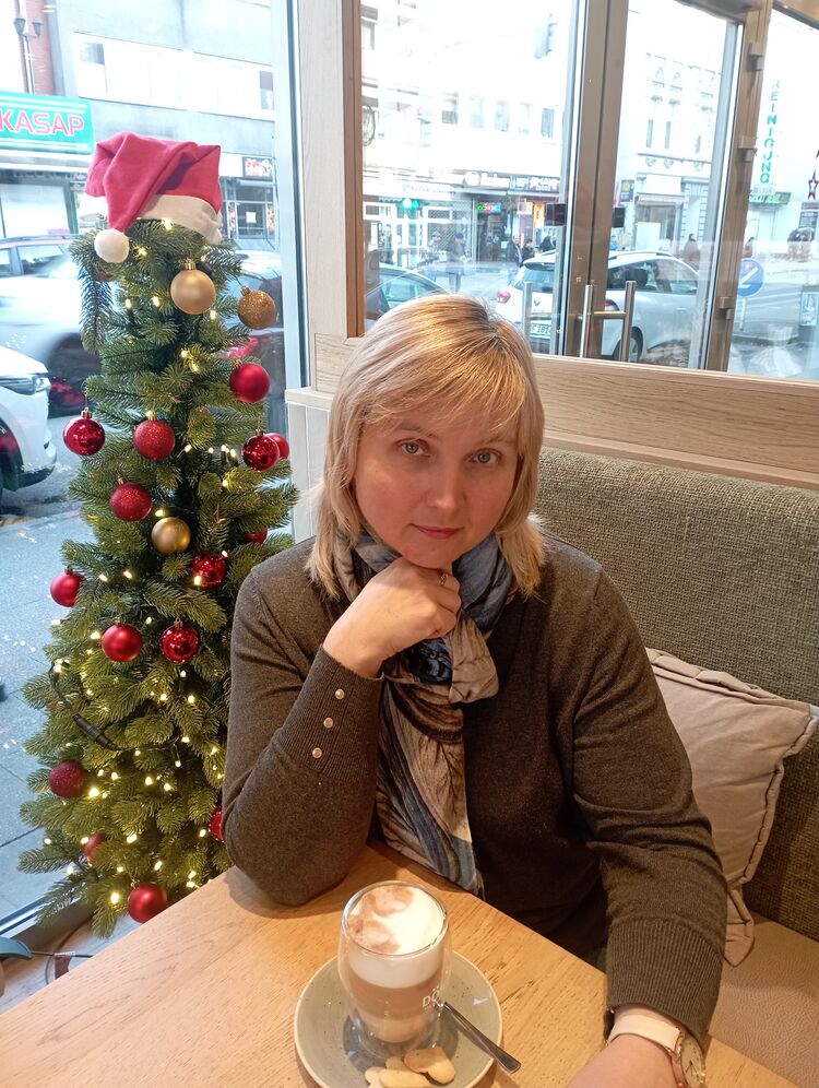  Essen,   , 48 ,     , c , 