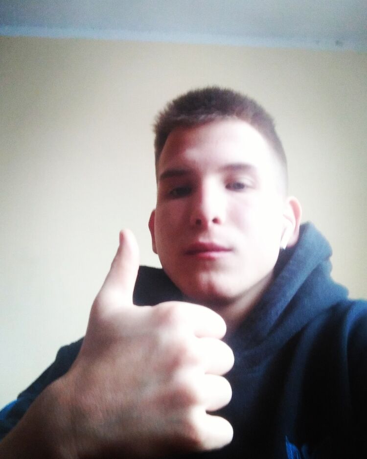 31582997  Ivan, 21 ,    